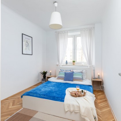 Warsaw, City Center - ul. Nowolipki 23; 2 bedrooms + kitchen, 5650 PLN TOTAL PRICE (ALL INCLUDED)