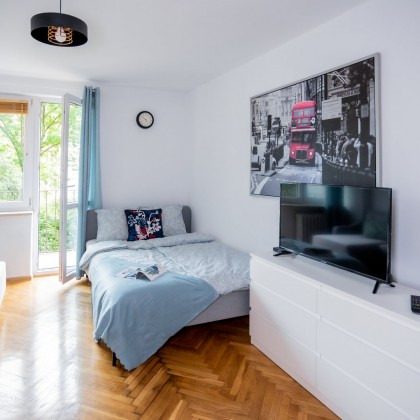 Warsaw, City Center, Plac Dąbrowskiego 12; 1 bedroom flat 3770 PLN TOTAL (bills included)